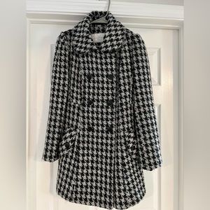 Winter coat, black and white, Jessica Simpson, size M, good condition